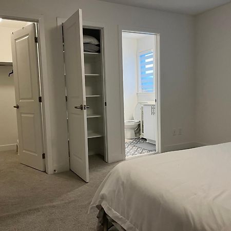 Ottawa Airport Guesthouse ภายนอก รูปภาพ